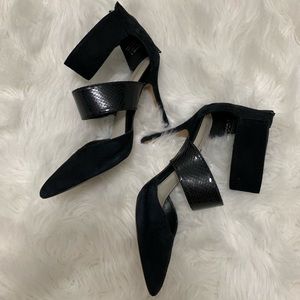 Sexy black heels Shoemint pumps